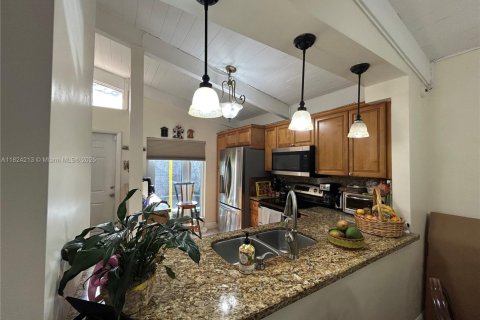 House in Hollywood, Florida 2 bedrooms, 85.47 sq.m. № 1791012 - photo 4