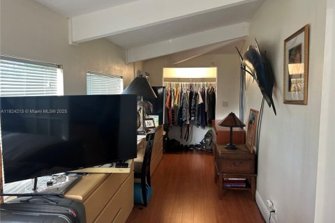 House in Hollywood, Florida 2 bedrooms, 85.47 sq.m. № 1791012 - photo 9
