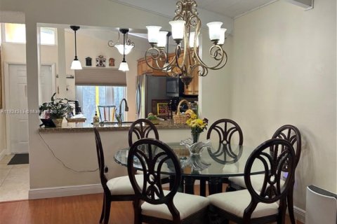 House in Hollywood, Florida 2 bedrooms, 85.47 sq.m. № 1791012 - photo 7
