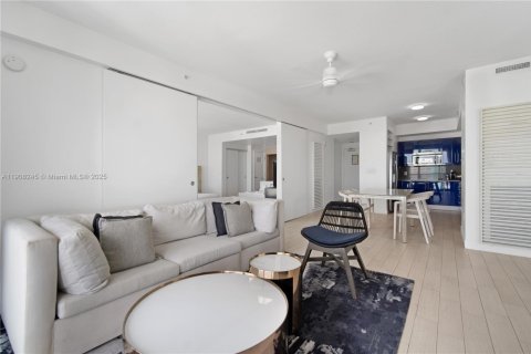 Condominio en venta en Fort Lauderdale, Florida, 2 dormitorios, 123.47 m2 № 2346757 - foto 4