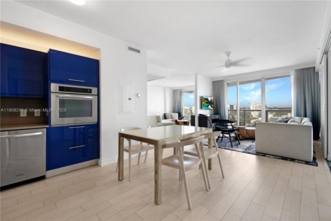 Condominio en venta en Fort Lauderdale, Florida, 2 dormitorios, 123.47 m2 № 2346757 - foto 20