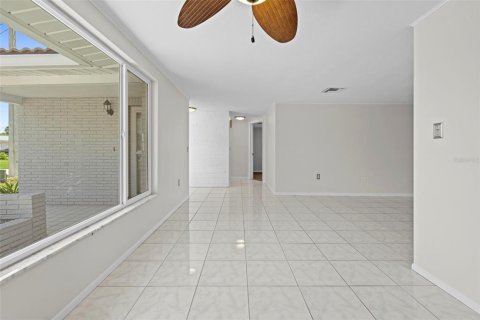 House in Hudson, Florida 2 bedrooms, 159.98 sq.m. № 1915192 - photo 15