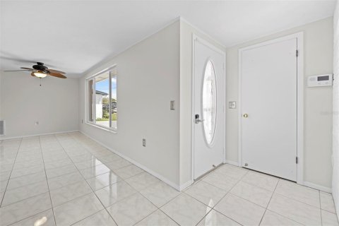 House in Hudson, Florida 2 bedrooms, 159.98 sq.m. № 1915192 - photo 10