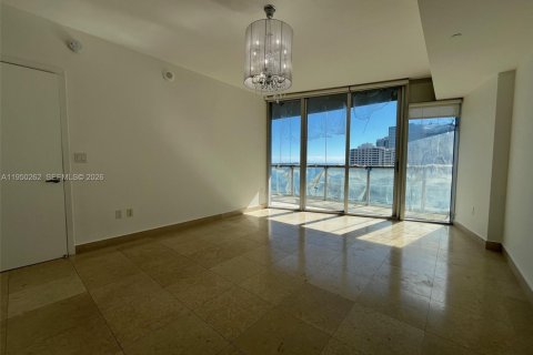 Снять в аренду кондоминиум в Майами, Флорида 1 спальня, 91.42м2, № 2005784 - фото 4