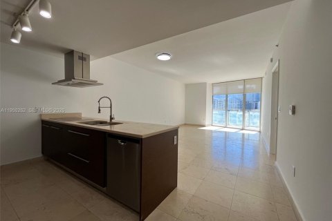 Снять в аренду кондоминиум в Майами, Флорида 1 спальня, 91.42м2, № 2005784 - фото 3