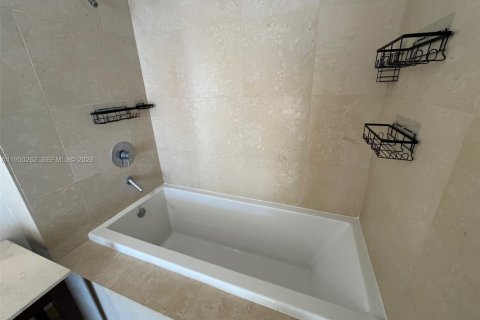 Снять в аренду кондоминиум в Майами, Флорида 1 спальня, 91.42м2, № 2005784 - фото 7