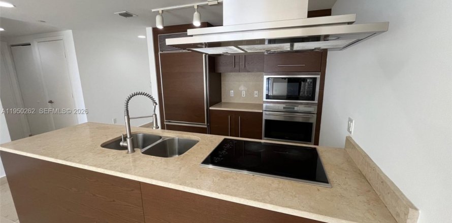 Кондоминиум с 1 спальней в Майами, Флорида № 2005784