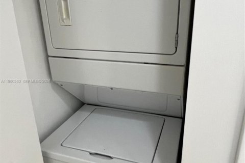 Снять в аренду кондоминиум в Майами, Флорида 1 спальня, 91.42м2, № 2005784 - фото 10