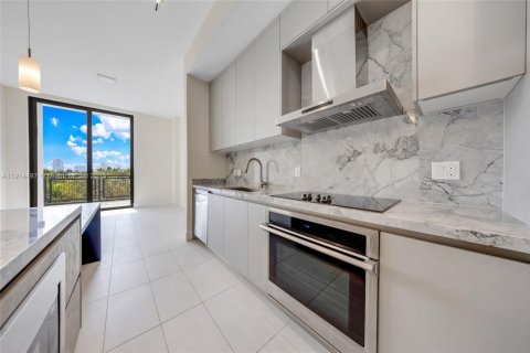 Condo in Miami Beach, Florida, 1 bedroom  № 1970116 - photo 15