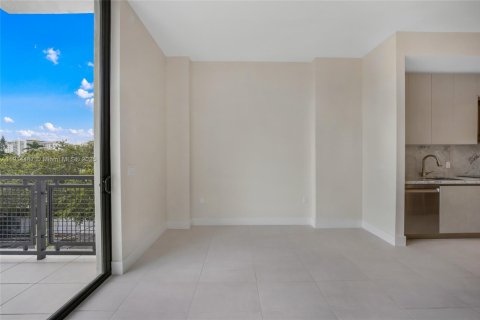 Condo in Miami Beach, Florida, 1 bedroom  № 1970116 - photo 6