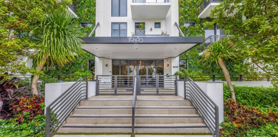 Condo in Miami Beach, Florida, 1 bedroom  № 1970116