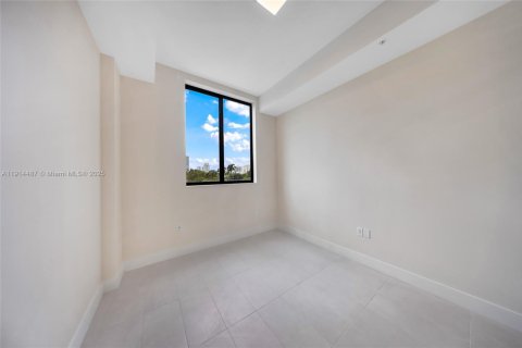 Condo in Miami Beach, Florida, 1 bedroom  № 1970116 - photo 24