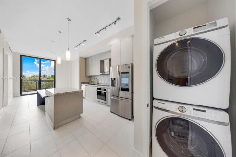 Condo in Miami Beach, Florida, 1 bedroom  № 1970116 - photo 16