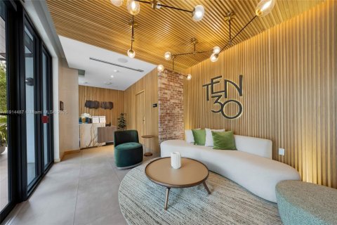 Condo in Miami Beach, Florida, 1 bedroom  № 1970116 - photo 2