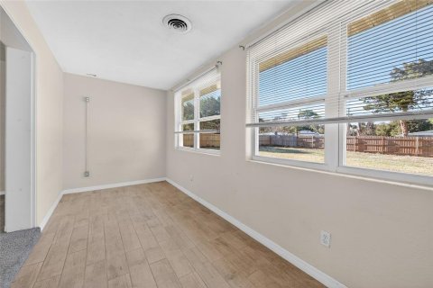 House in Edgewater, Florida 2 bedrooms, 111.39 sq.m. № 2130257 - photo 6