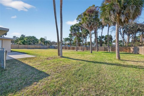 House in Edgewater, Florida 2 bedrooms, 111.39 sq.m. № 2130257 - photo 28
