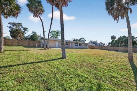 House in Edgewater, Florida 2 bedrooms, 111.39 sq.m. № 2130257 - photo 29