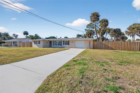 House in Edgewater, Florida 2 bedrooms, 111.39 sq.m. № 2130257 - photo 2