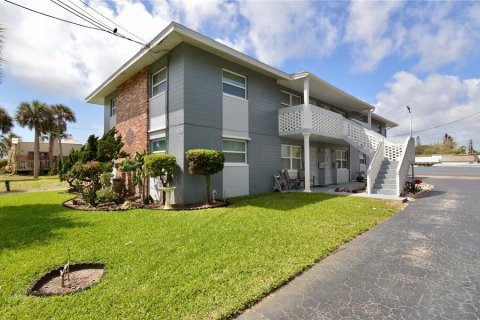 Commercial property in Daytona Beach, Florida 9 bedrooms, 361.02 sq.m. № 2138929