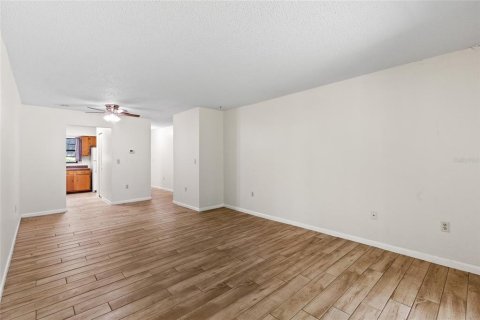 Condo in Gainesville, Florida, 2 bedrooms  № 1886202 - photo 8