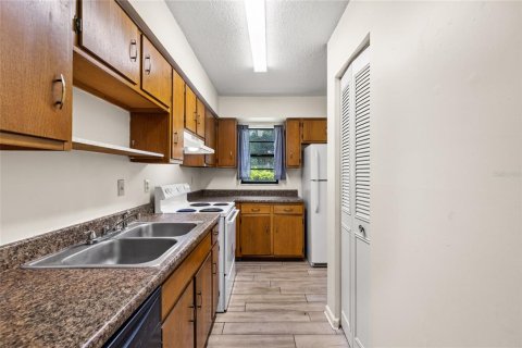 Condo in Gainesville, Florida, 2 bedrooms  № 1886202 - photo 6
