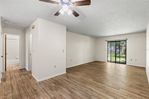 Condo in Gainesville, Florida, 2 bedrooms  № 1886202 - photo 7