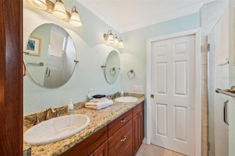 House in Holmes Beach, Florida 4 bedrooms, 182.74 sq.m. № 1810401 - photo 17