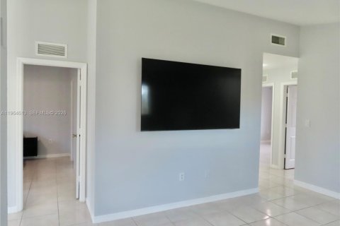 Condominio en alquiler en Homestead, Florida, 3 dormitorios, 109.25 m2 № 2026311 - foto 28