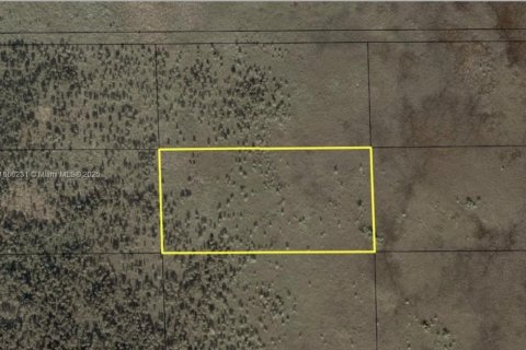 Terreno en venta en Miami, Florida № 1979348 - foto 1