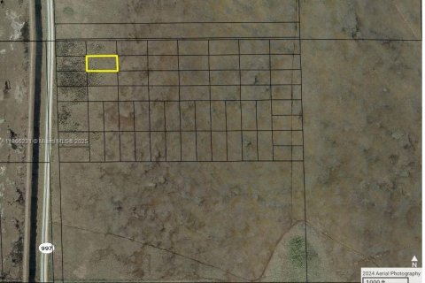 Terreno en venta en Miami, Florida № 1979348 - foto 2