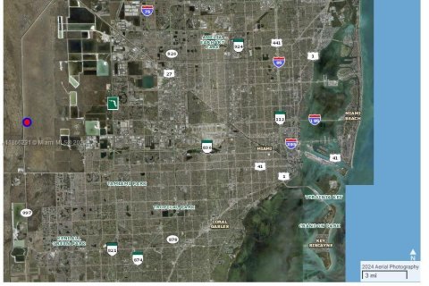 Terreno en venta en Miami, Florida № 1979348 - foto 3