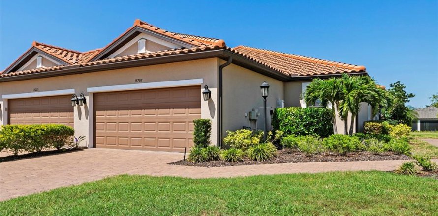 Casa en Bradenton, Florida 2 dormitorios, 144.74 m2 № 1743768