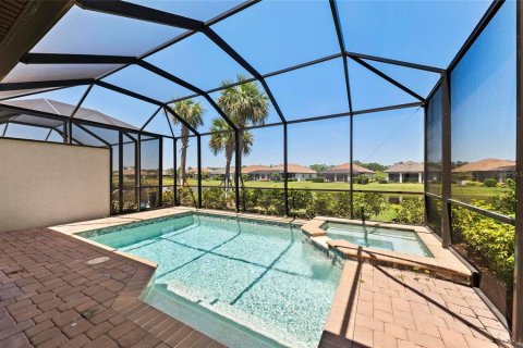 House in Bradenton, Florida 2 bedrooms, 144.74 sq.m. № 1743768 - photo 3
