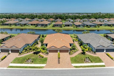 House in Bradenton, Florida 2 bedrooms, 144.74 sq.m. № 1743768 - photo 15
