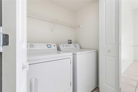 House in Fish Hawk, Florida 4 bedrooms, 143.26 sq.m. № 1678086 - photo 28