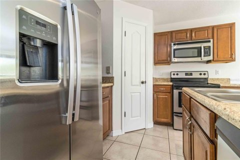 House in Fish Hawk, Florida 4 bedrooms, 143.26 sq.m. № 1678086 - photo 6