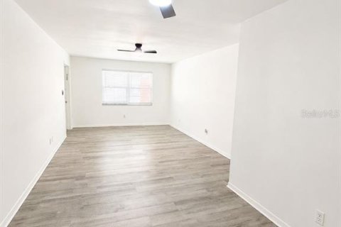 Copropriété à louer à Saint Petersburg, Floride: 2 chambres, 78.13 m2 № 2419361 - photo 4