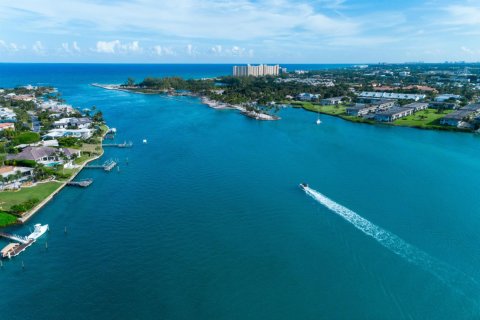 Condo in Jupiter, Florida, 2 bedrooms  № 1054685 - photo 1