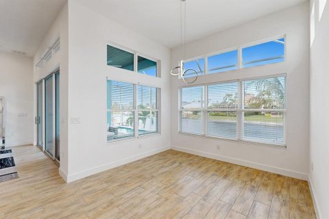 House in Apollo Beach, Florida 4 bedrooms, 283.54 sq.m. № 1804753 - photo 17