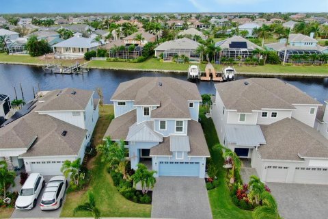 House in Apollo Beach, Florida 4 bedrooms, 283.54 sq.m. № 1804753 - photo 3