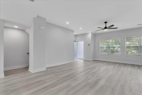 Adosado en alquiler en Tampa, Florida, 4 dormitorios, 189.33 m2 № 1797988 - foto 12