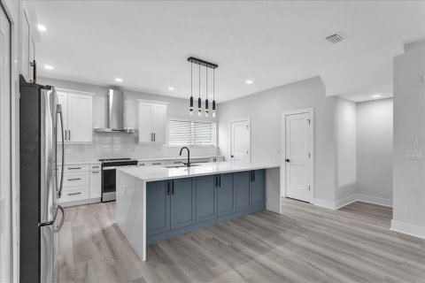 Adosado en alquiler en Tampa, Florida, 4 dormitorios, 189.33 m2 № 1797988 - foto 27