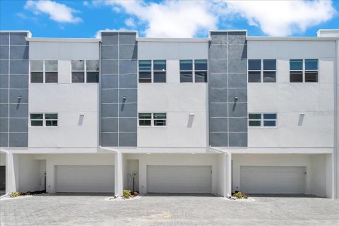 Adosado en alquiler en Tampa, Florida, 4 dormitorios, 189.33 m2 № 1797988 - foto 17
