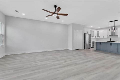 Adosado en alquiler en Tampa, Florida, 4 dormitorios, 189.33 m2 № 1797988 - foto 14