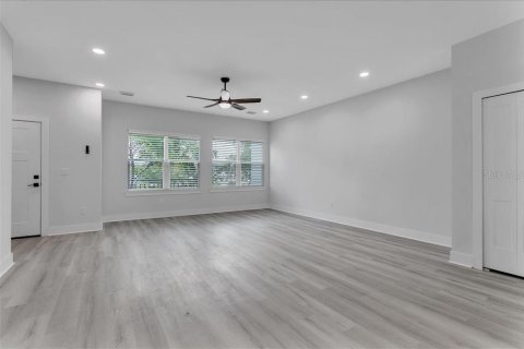 Adosado en alquiler en Tampa, Florida, 4 dormitorios, 189.33 m2 № 1797988 - foto 13