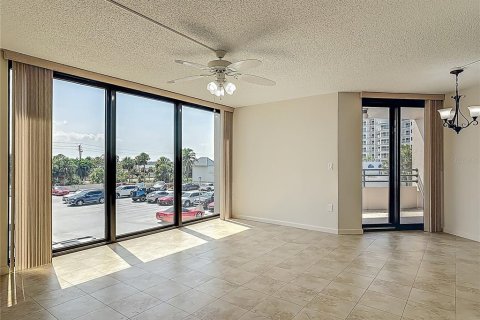 Condominio en venta en Daytona Beach, Florida, 2 dormitorios, 117.52 m2 № 1765766 - foto 3