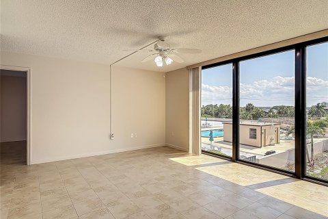 Condominio en venta en Daytona Beach, Florida, 2 dormitorios, 117.52 m2 № 1765766 - foto 8