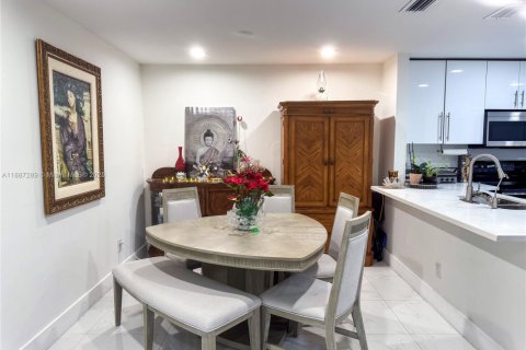Купить таунхаус в Майами, Флорида 2 спальни, 97.55м2, № 1933007 - фото 7