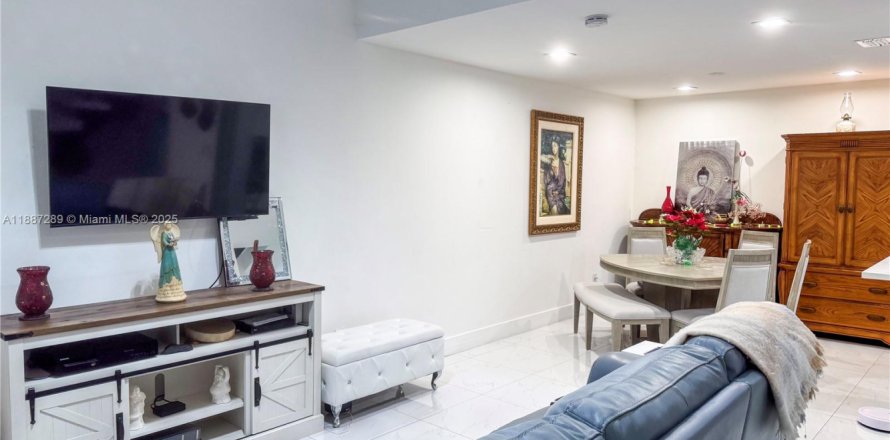 Touwnhouse à Miami, Floride 2 chambres, 97.55 m2 № 1933007