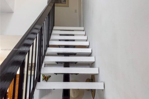 Купить таунхаус в Майами, Флорида 2 спальни, 97.55м2, № 1933007 - фото 12